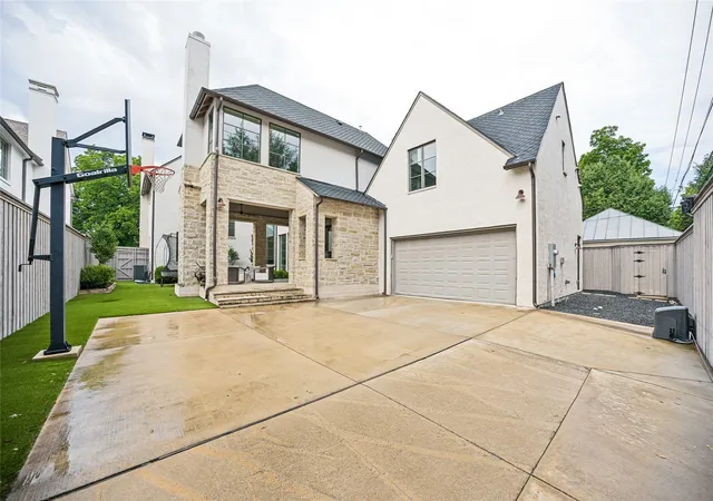 Homes for sale in University Park, TX | 3421 Southwestern Blvd, University Park, TX 75225 | MLS# 21281939