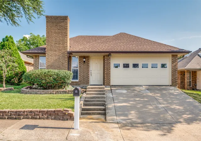 Homes for sale in Carrollton, TX | 2208 Cedarcrest Dr, Carrollton, TX 75007 | MLS# 21280666