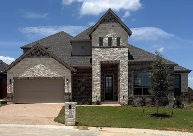 Photo 1 of Sale Pending at 74 Cedar Crk, Woodway, TX 76712 | MLS# 21281983 | Listing updated on 2026-07-11