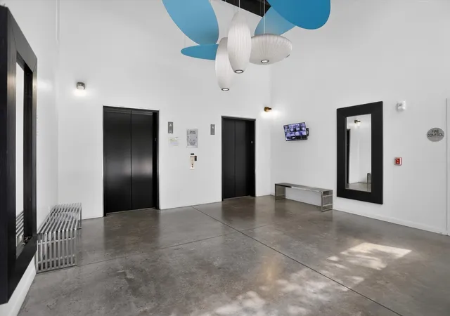Photo 4 of Condo for sale at 1001 Belleview St #703, Dallas, TX 75215 | MLS# 21281991 | Listing updated on 2026-08-22