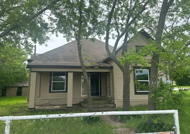 Photo 1 of Single family home for sale at 515 15th St Sw, Mineral Wells, TX 76067 | MLS# 21282014 | Listing updated on 2026-08-24