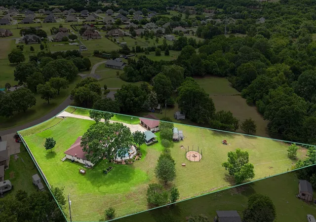 4th image of 105 Elm Dr, Red Oak, TX 75154 | MLS# 21251271