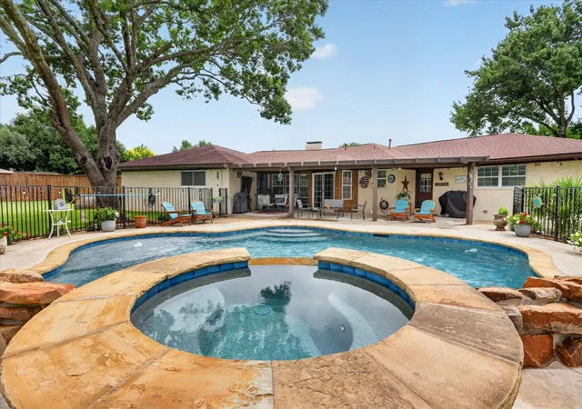 5th image of 105 Elm Dr, Red Oak, TX 75154 | MLS# 21251271