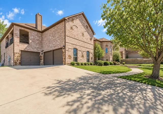 Photo 2 of Single family home for sale at 12548 Avondale Ridge Dr, Fort Worth, TX 76179 | MLS# 21282112 | Listing updated on 2026-09-22