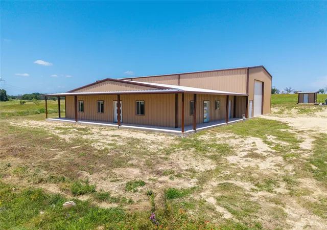 Photo 3 of House for sale at 3885 Cr 522, Stephenville, TX 76401 | MLS# 21279518 | Listing updated on 2026-08-22