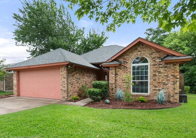 Photo 2 of Single family home for sale at 728 Saddle Rd, Fort Worth, TX 76108 | MLS# 21282215 | Listing updated on 2026-07-11