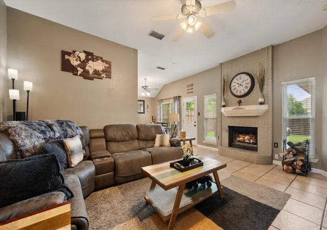 Photo 3 of Single family home for sale at 728 Saddle Rd, Fort Worth, TX 76108 | MLS# 21282215 | Listing updated on 2026-07-11