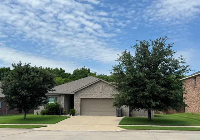 Homes for sale in Glenn Heights, TX | 2209 Cinnamon Springs Rd, Glenn Heights, TX 75154 | MLS# 21280544