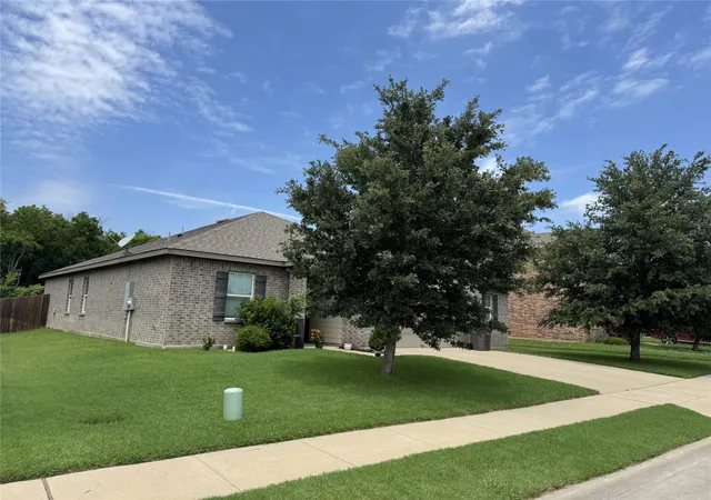 Homes for sale in Glenn Heights, TX | 2209 Cinnamon Springs Rd, Glenn Heights, TX 75154 | MLS# 21280544