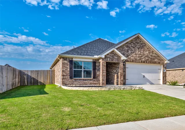 Homes for sale in Sanger, TX | 4014 Lakeview Dr, Sanger, TX 76266 | MLS# 21246548