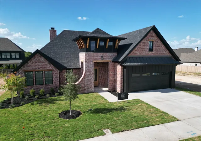 Photo 2 of Sale Pending at 13009 Rainier Dr, Woodway, TX 76712 | MLS# 21281833 | Listing updated on 2026-09-26