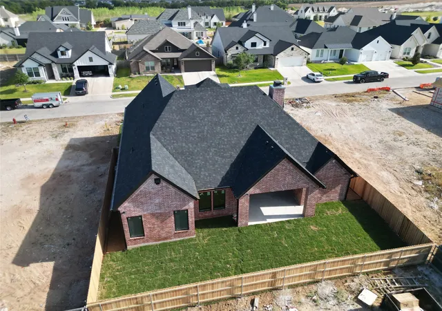 Photo 3 of Sale Pending at 13009 Rainier Dr, Woodway, TX 76712 | MLS# 21281833 | Listing updated on 2026-09-26