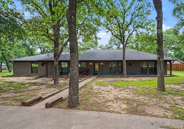 Photo 2 of Single family home for sale at 1908 Thousand Oaks Dr, Burleson, TX 76028 | MLS# 21282301 | Listing updated on 2026-09-06
