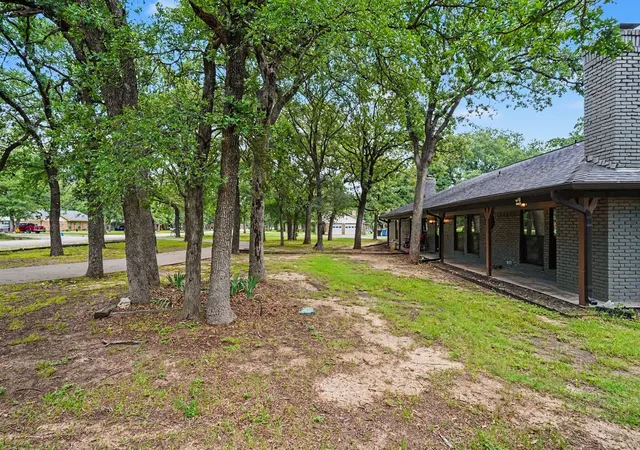 Photo 3 of Single family home for sale at 1908 Thousand Oaks Dr, Burleson, TX 76028 | MLS# 21282301 | Listing updated on 2026-09-06