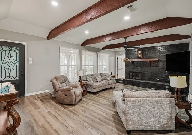 Photo 4 of Single family home for sale at 1908 Thousand Oaks Dr, Burleson, TX 76028 | MLS# 21282301 | Listing updated on 2026-09-06