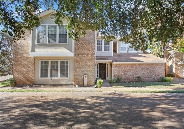 Photo 1 of Condo for sale at 2306 Melissa Dr, Waco, TX 76708 | MLS# 21278986 | Listing updated on 2026-09-30