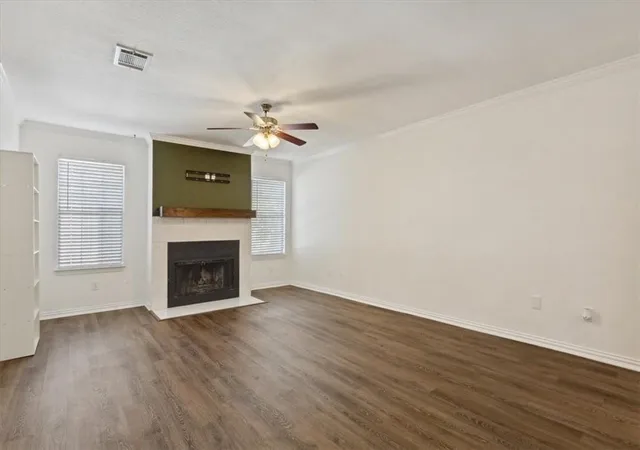 Listing Photo 4 - Condo for sale in building located at 2306 Melissa Dr, Waco, TX 76708