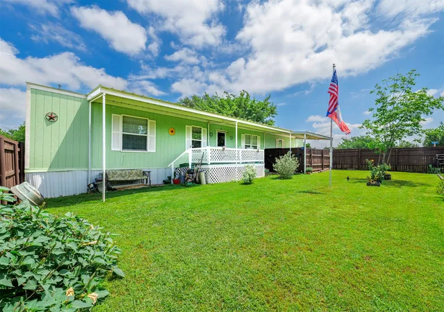 Photo 1 of Manufactured home for sale at 1501 Lark Ct, Azle, TX 76020 | MLS# 21282102 | Listing updated on 2026-07-21