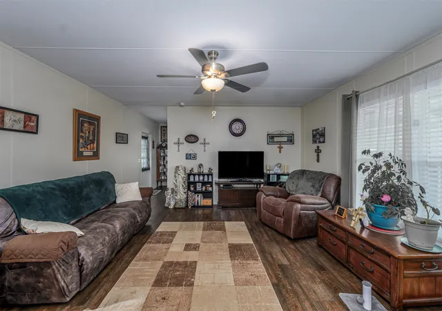 Photo 3 of Manufactured home for sale at 1501 Lark Ct, Azle, TX 76020 | MLS# 21282102 | Listing updated on 2026-07-21