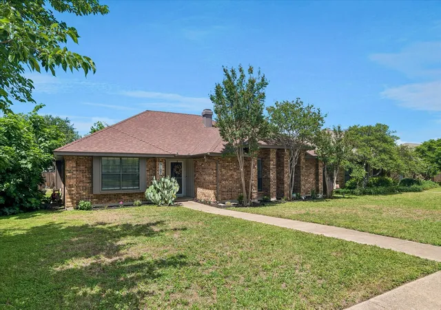 Homes for sale in Dallas, TX | 9107 Sweetwater Dr, Dallas, TX 75228 | MLS# 21281363