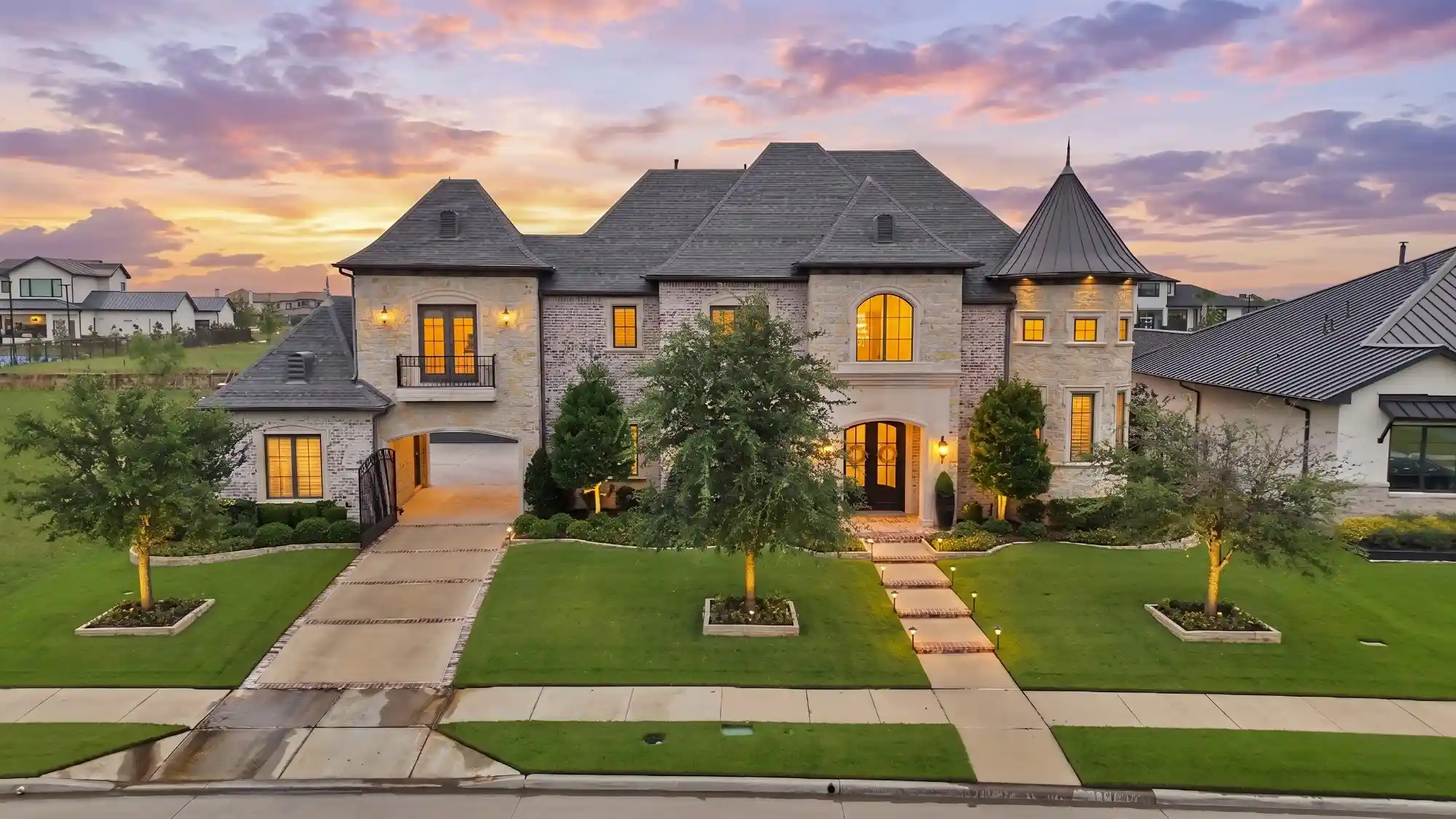 Photo 1 of Mansion for sale at 1752 Courtland Dr, Frisco, TX 75034 | MLS# 21279062 | Listing updated on 2026-10-16