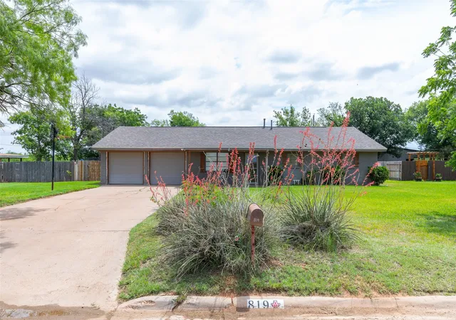 Homes for sale in Anson, TX | 819 Avenue Q, Anson, TX 79501 | MLS# 21273895