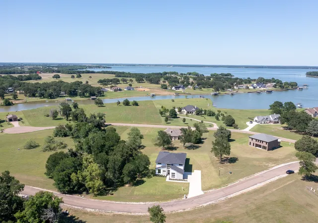 Photo 3 of Single family home for sale at 321 El Barco, Corsicana, TX 75109 | MLS# 21282506 | Listing updated on 2026-09-02