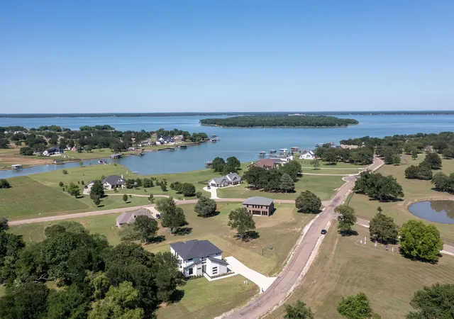 Photo 3 of Single family home for sale at 321 El Barco, Corsicana, TX 75109 | MLS# 21282506 | Listing updated on 2026-09-02