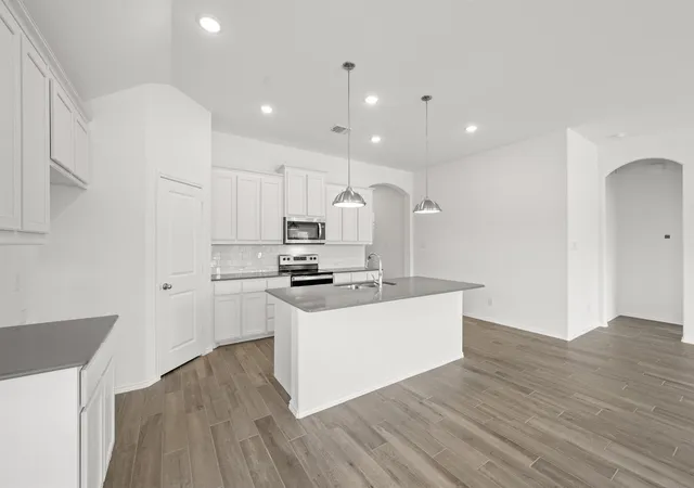 Photo 2 of Sale Pending at 7716 Gatevine Ave, Joshua, TX 76058 | MLS# 21282510 | Listing updated on 2026-08-17