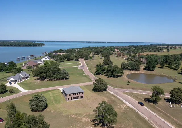 Photo 4 of Single family home for sale at 101 Crepe Myrtle, Corsicana, TX 75109 | MLS# 21265080 | Listing updated on 2026-09-02