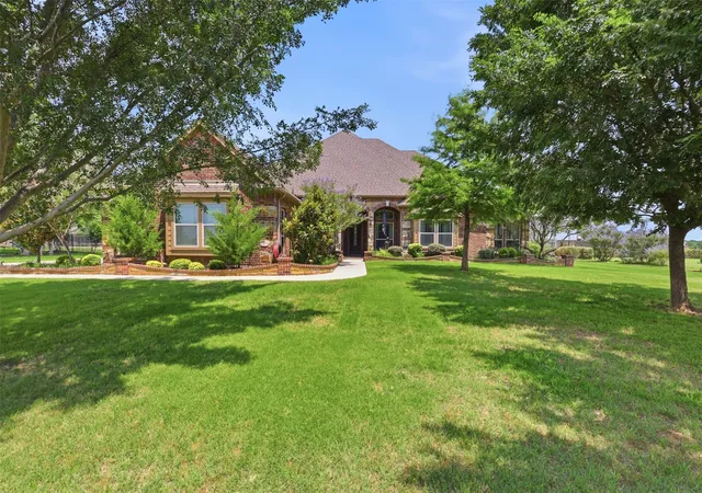 Photo 1 of Single family home for sale at 186 Las Colinas Trl, Cross Roads, TX 76227 | MLS# 21281810 | Listing updated on 2026-08-06