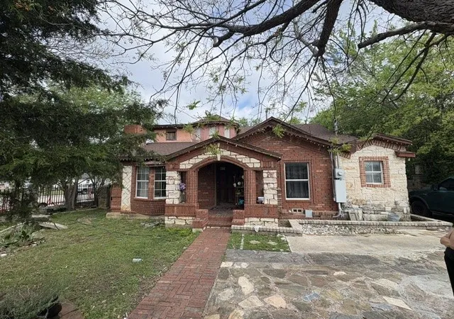 Photo 1 of Single family home for sale at 4335 Moler St, Dallas, TX 75211 | MLS# 21282685 | Listing updated on 2026-07-15