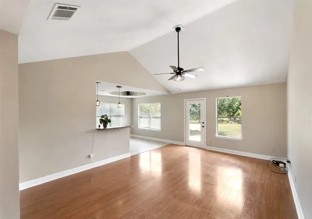 Photo 3 of Single family home for sale at 125 Meadow Heath Dr, Gun Barrel City, TX 75156 | MLS# 21282172 | Listing updated on 2026-08-27