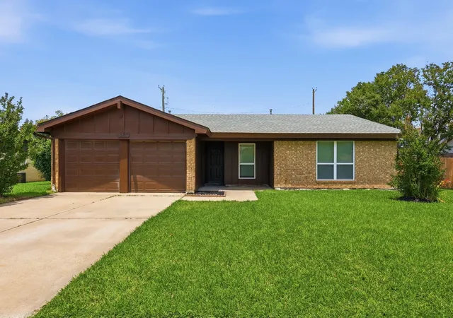 Homes for sale in Bedford, TX | 1909 Schumac Ln, Bedford, TX 76022 | MLS# 21281850