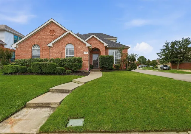 Homes for sale in The Colony, TX | 4401 Lakeside Dr, The Colony, TX 75056 | MLS# 21282187