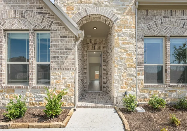 Photo 3 of Sale Pending at 1004 Goldenrod Dr, Justin, TX 76247 | MLS# 21282788 | Listing updated on 2026-09-29