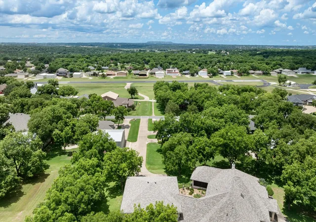 Photo 2 of Single family home for sale at 5501 Flagstick Dr, Granbury, TX 76049 | MLS# 21281389 | Listing updated on 2026-08-25