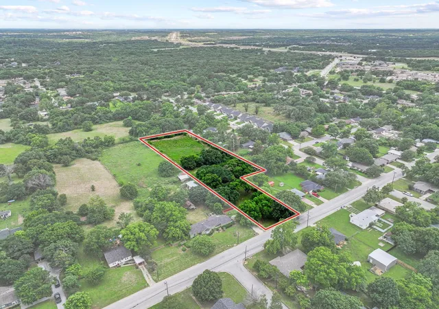 Homes for sale in Denison, TX | 2406 Loy Lake Rd, Denison, TX 75020 | MLS# 21282884
