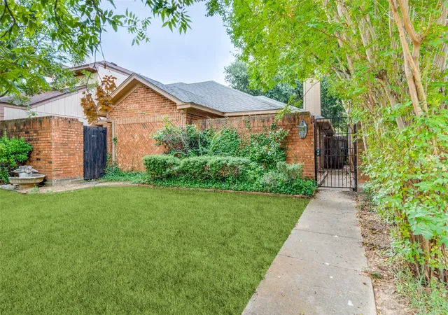 Photo 1 of Single family home for sale at 10316 Ridge Oak St, Dallas, TX 75227 | MLS# 21282894 | Listing updated on 2026-07-08