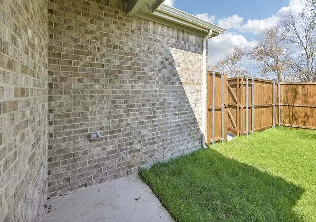 Photo 4 of Single family home for sale at 2601 Fairweather Dr, Celina, TX 75009 | MLS# 21282896 | Listing updated on 2026-10-07
