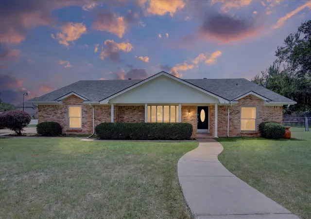 Homes for sale in North Richland Hills, TX | 4301 Jester Ct, North Richland Hills, TX 76180 | MLS# 21282855