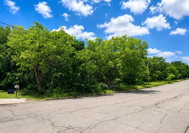 Photo 2 of Land for sale at 00 Nw 10th St, Mineral Wells, TX 76067 | MLS# 21282452 | Listing updated on 2026-07-10