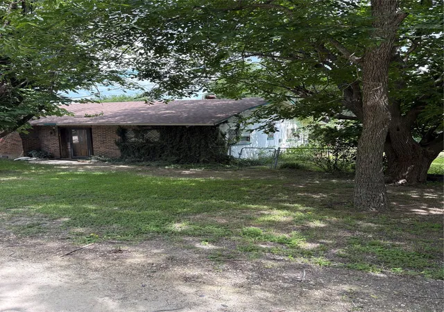 Homes for sale in Whitney, TX | 250 Bluegrass, Whitney, TX 76692 | MLS# 21282979