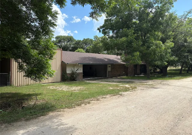 Homes for sale in Whitney, TX | 250 Bluegrass, Whitney, TX 76692 | MLS# 21282979