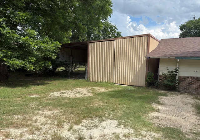 Homes for sale in Whitney, TX | 250 Bluegrass, Whitney, TX 76692 | MLS# 21282979