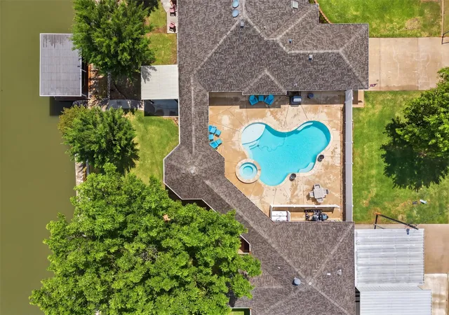 Photo 3 of Single family home for sale at 412 Mercury Ct, Granbury, TX 76049 | MLS# 21282665 | Listing updated on 2026-08-18