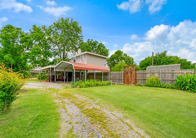 Photo 3 of Single family home for sale at 330 Young St, Blossom, TX 75416 | MLS# 21281608 | Listing updated on 2026-08-20