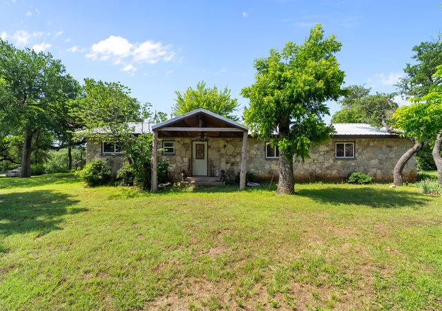 Photo 1 of Single family home for sale at 1300 Finney Dr, Weatherford, TX 76085 | MLS# 21282193 | Listing updated on 2026-07-17