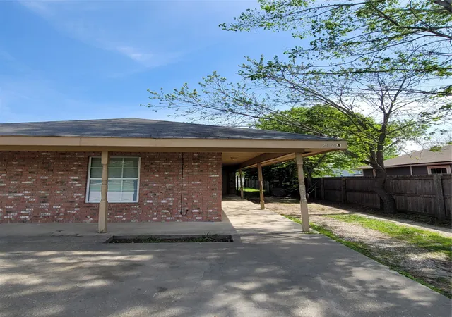 Homes for sale in Lacy Lakeview, TX | 217 E Craven Ave #A & B, Lacy Lakeview, TX 76705 | MLS# 21281093