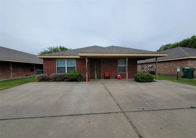 Homes for sale in Lacy Lakeview, TX | 217 E Craven Ave #C & D, Lacy Lakeview, TX 76705 | MLS# 21282288